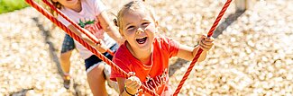 Mädchen auf dem Spielplatz